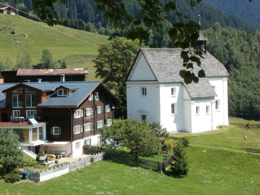 Hotel Pez Ault Disentis Bagian luar foto