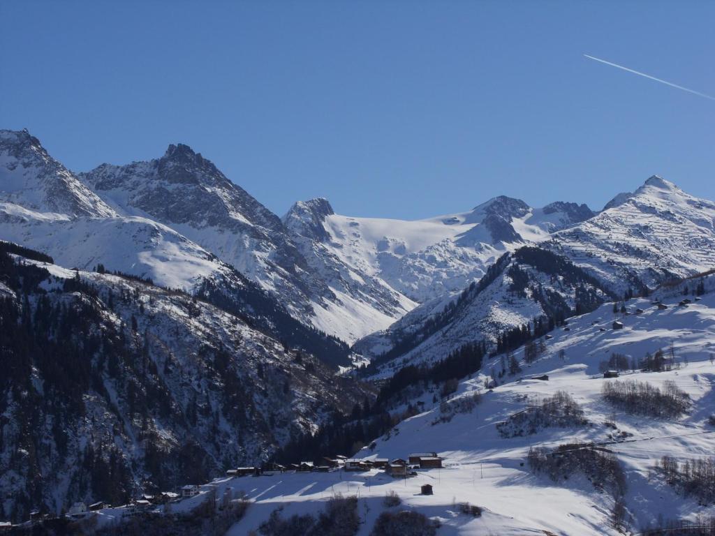 Hotel Pez Ault Disentis Bagian luar foto