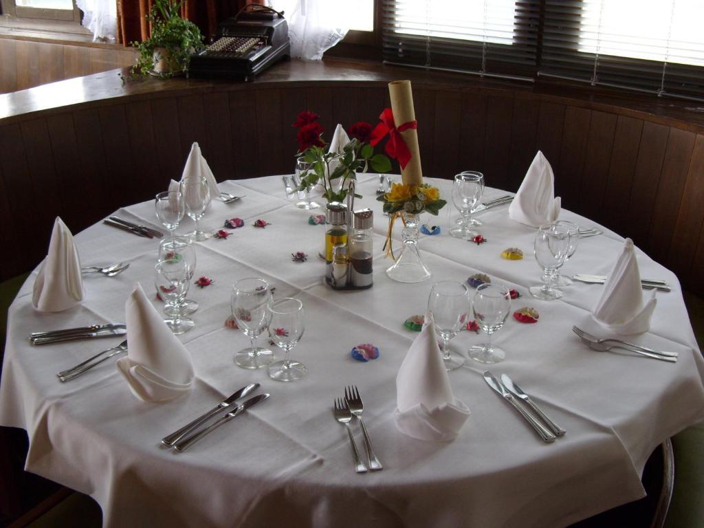 Hotel Pez Ault Disentis Bagian luar foto