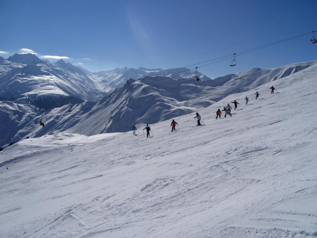 Hotel Pez Ault Disentis Bagian luar foto